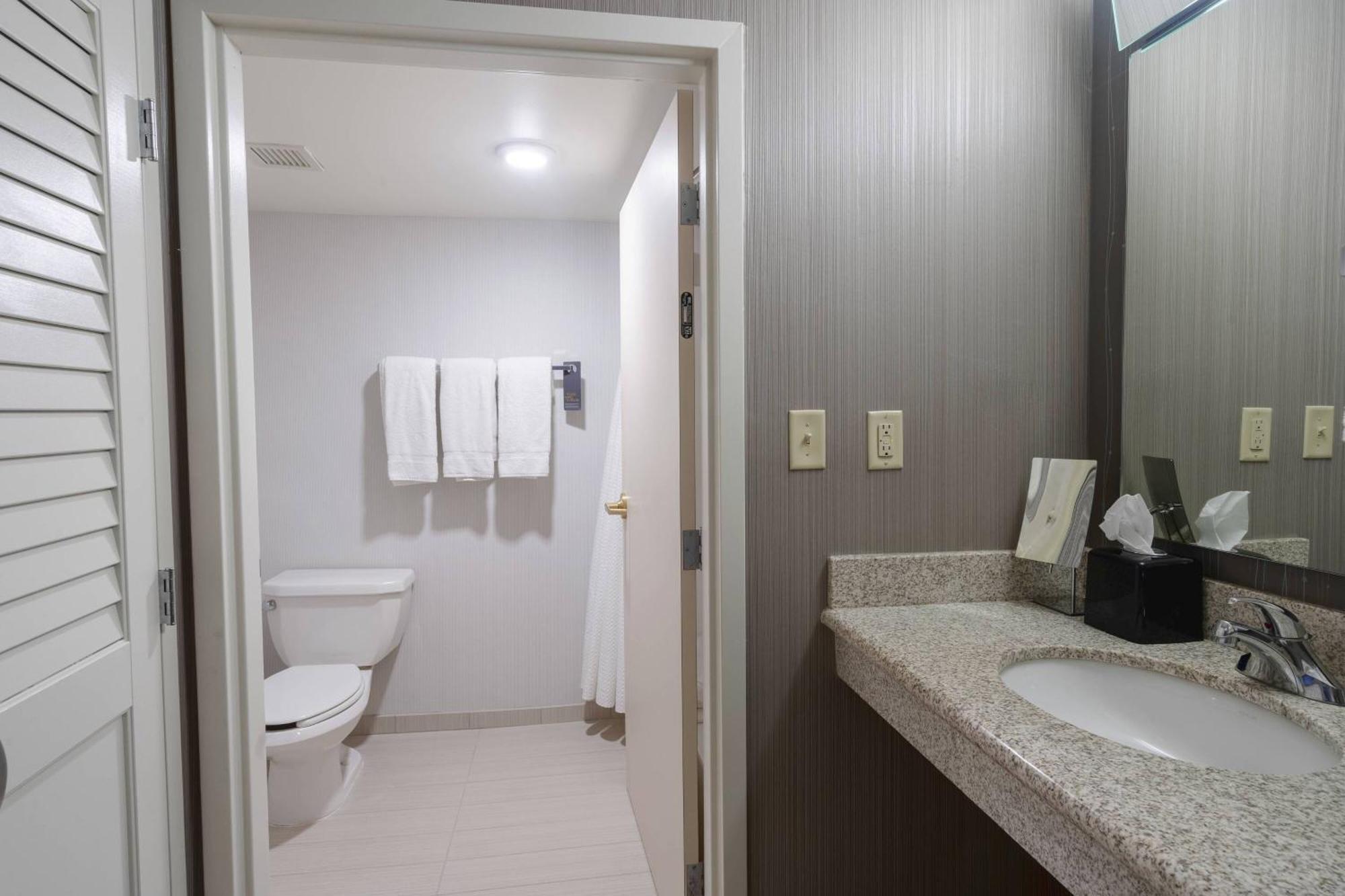 Hotel Courtyard By Marriott Cleveland Willoughby Extérieur photo