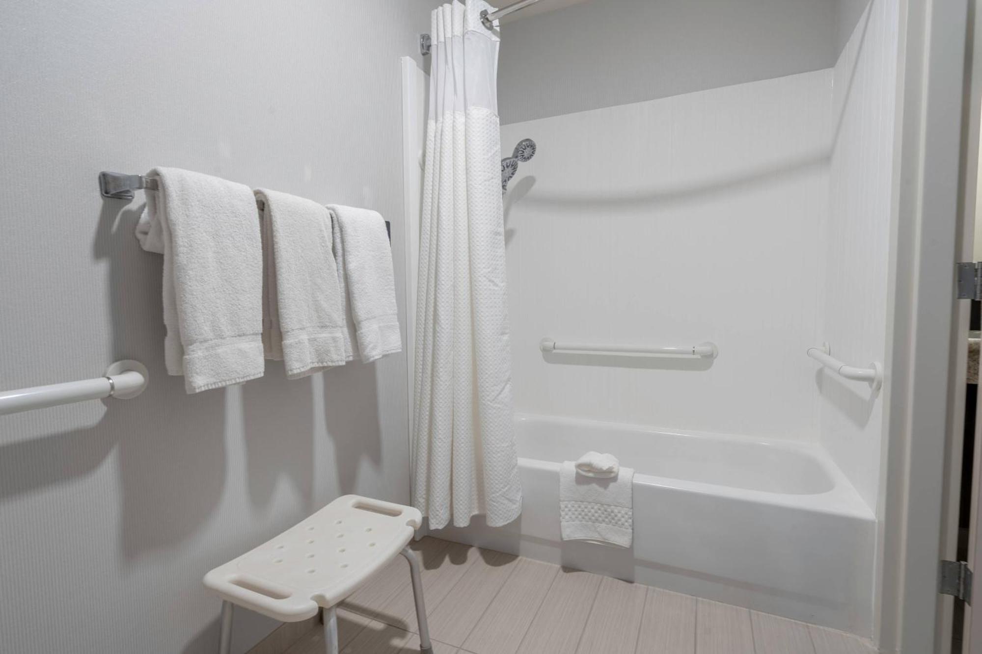 Hotel Courtyard By Marriott Cleveland Willoughby Extérieur photo