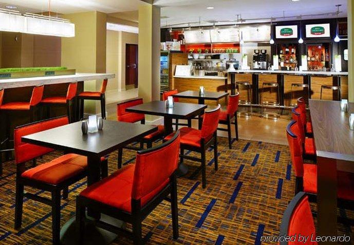 Hotel Courtyard By Marriott Cleveland Willoughby Restaurant photo