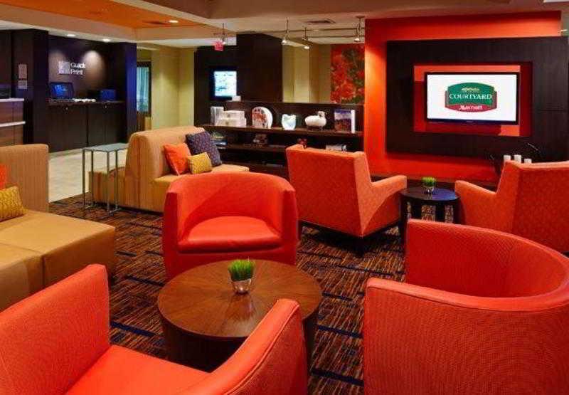 Hotel Courtyard By Marriott Cleveland Willoughby Restaurant photo